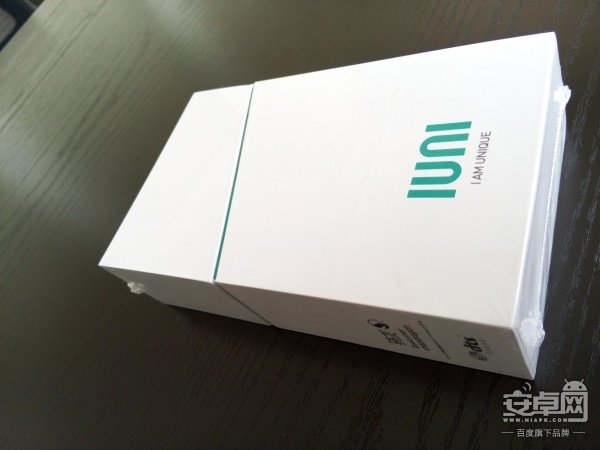 IUNI U3白色版上手评测,2.5D弧面2K屏