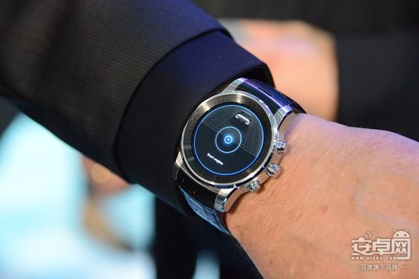 LG Android Wear 现身奥迪 CES 发布会!