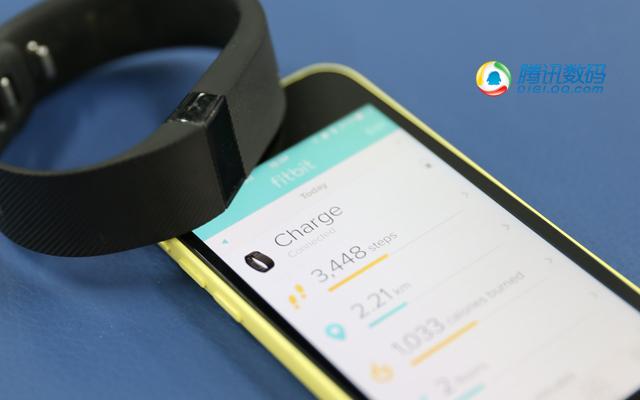 Fitbit Charge手环评测：Force的微升级版